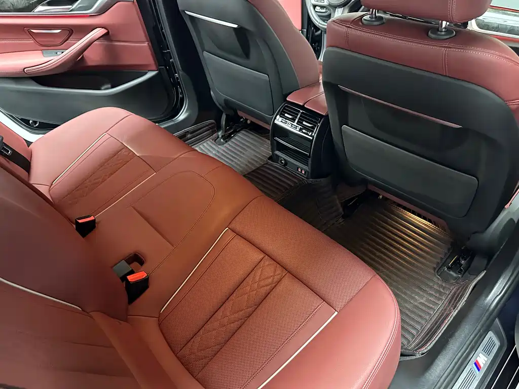 BMW 5 Series 2022 — фото 10
