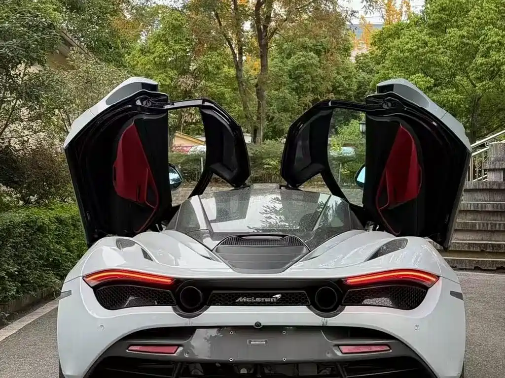 McLaren 720S 2020 — фото 8
