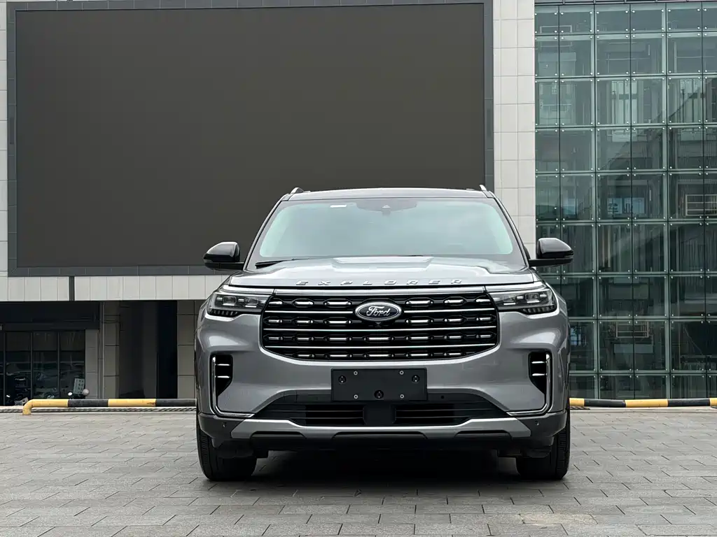 Ford Explorer 2023 — фото 2