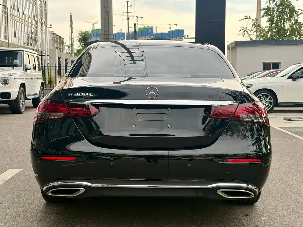 Mercedes-Benz E-Class 2023 — фото 7