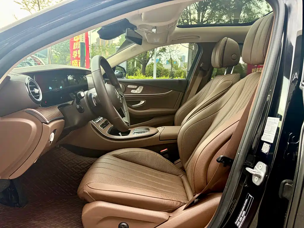 Mercedes-Benz E-Class 2023 — фото 15
