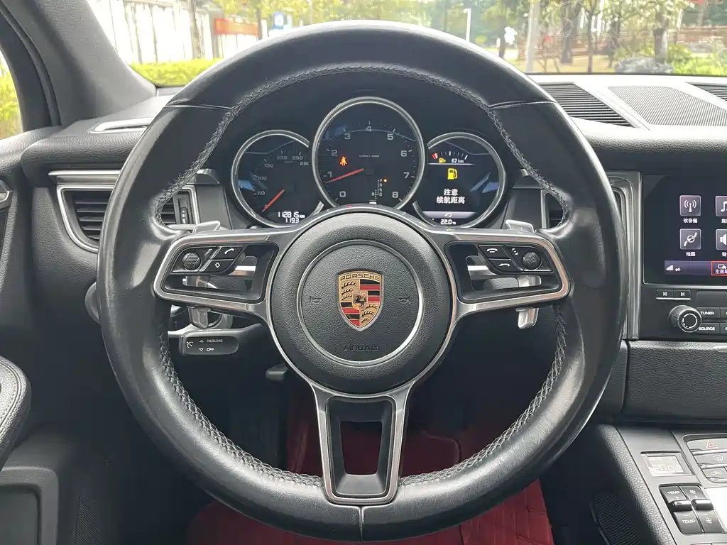 Porsche Macan 2018 — фото 7