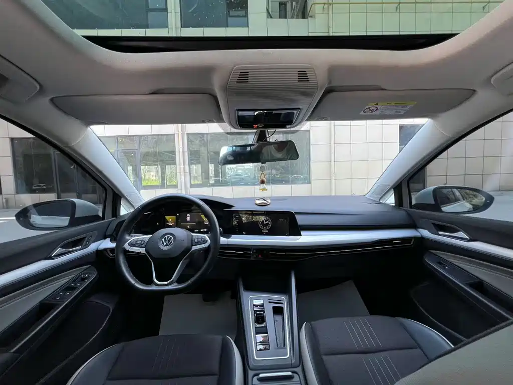 Volkswagen Golf 2023