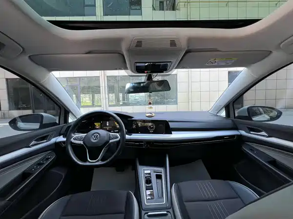 Volkswagen Golf 2023