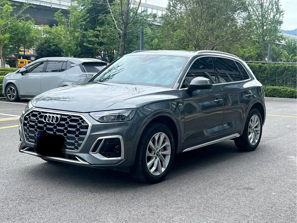 Audi Q5L 2022 — фото 1