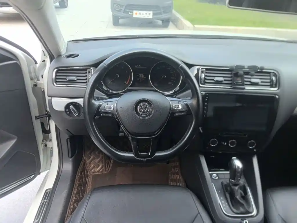 Volkswagen Sagitar 2017 — фото 11
