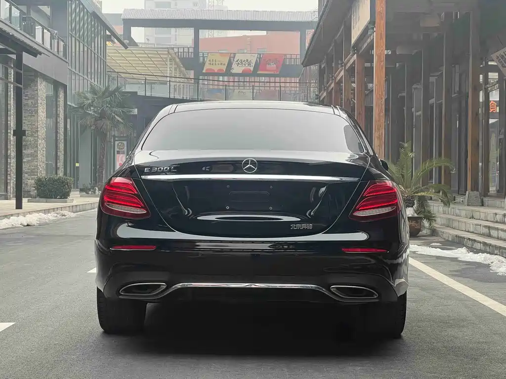 Mercedes-Benz E-Class 2018 — фото 15