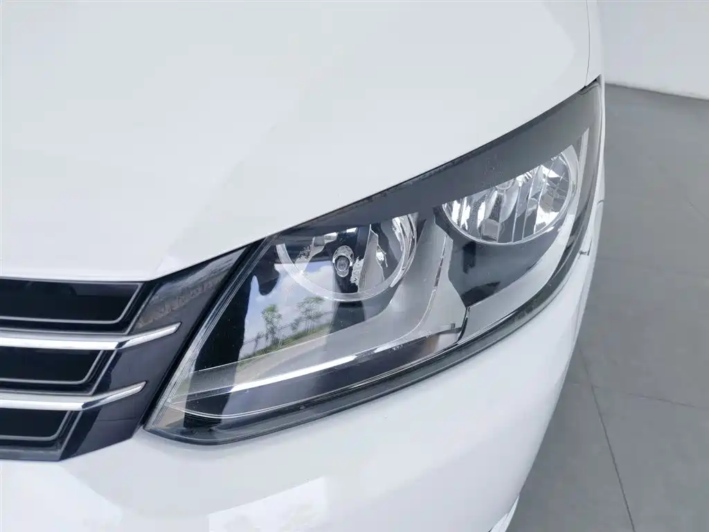 Volkswagen Touran 2015 — фото 7