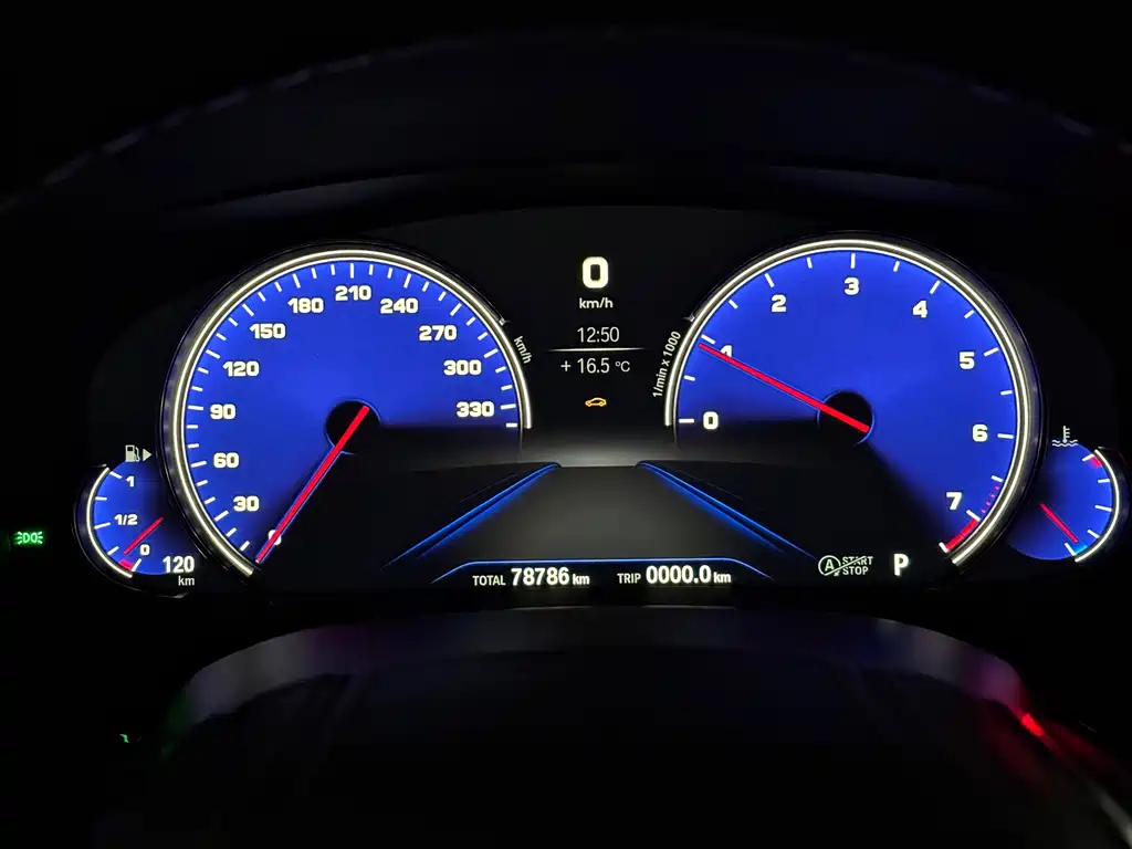 BMW 5 Series 2018 — фото 11