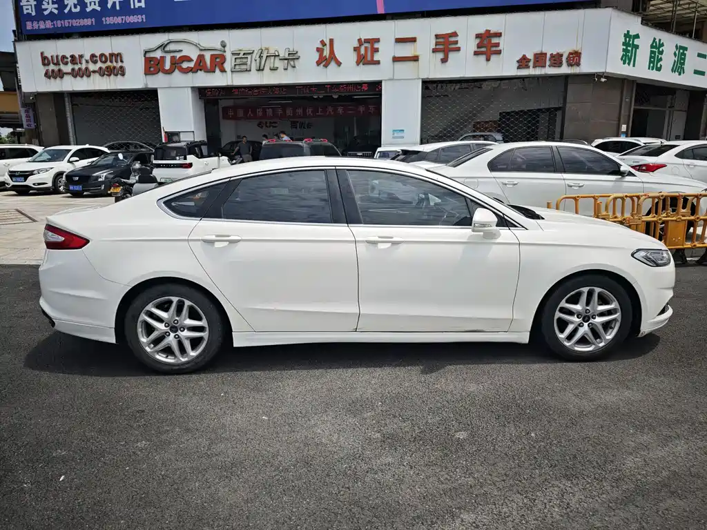 Ford Mondeo 2015 — фото 3