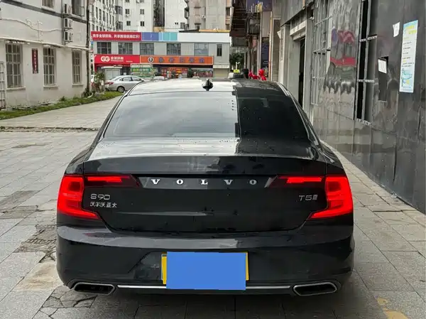 Volvo S90 2019