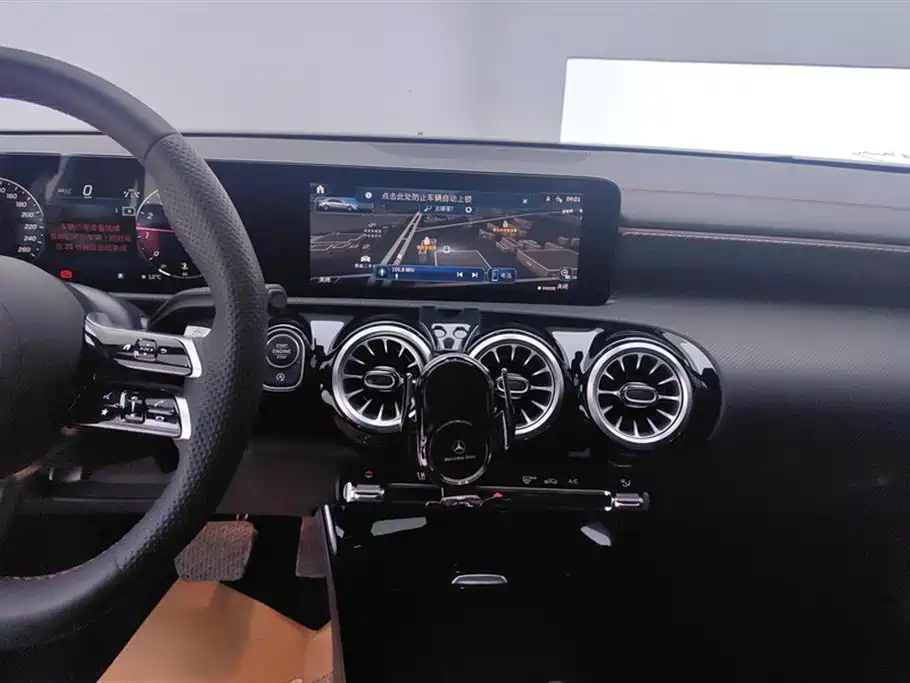 Mercedes-Benz A-Class 2023 — фото 13