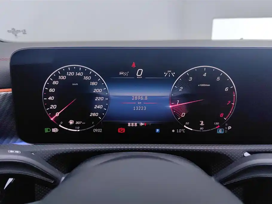 Mercedes-Benz A-Class 2023 — фото 14