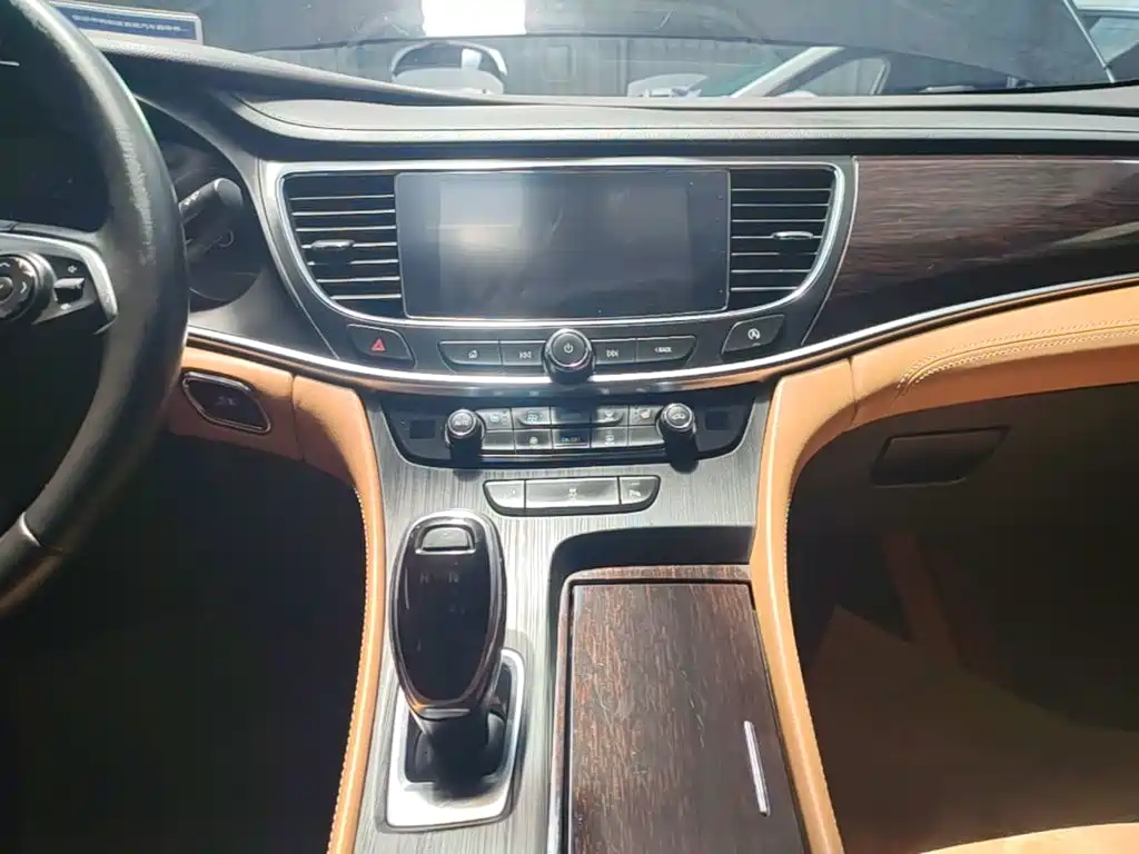 Buick LaCrosse 2018 — фото 13