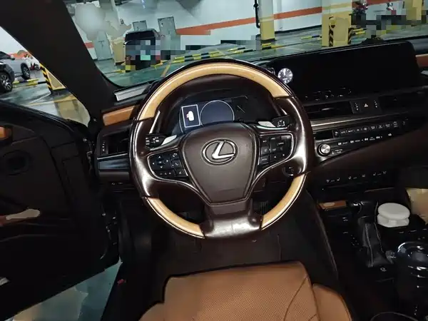 Lexus ES 2021
