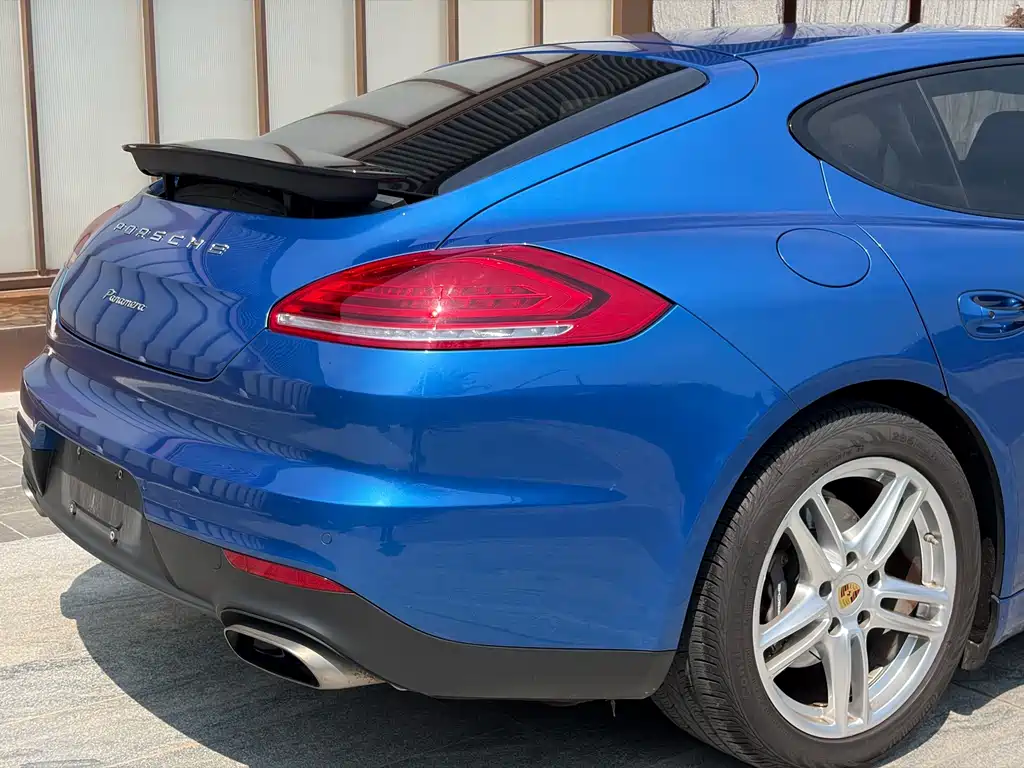 Porsche Panamera 2016 — фото 10