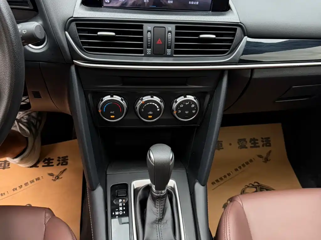 Mazda CX-4 2023 — фото 14