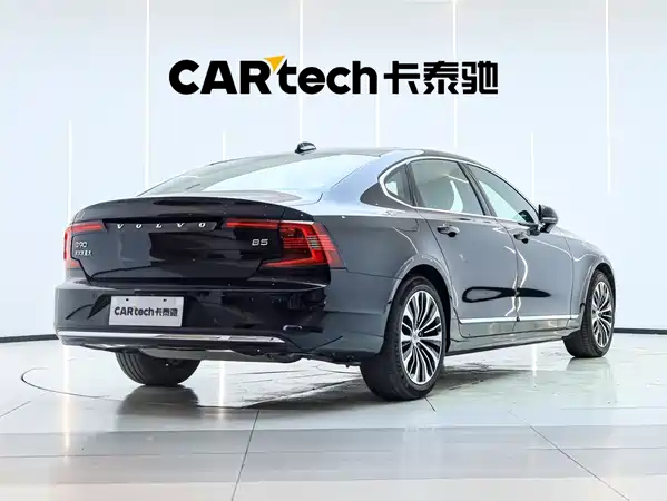 Volvo S90 2025