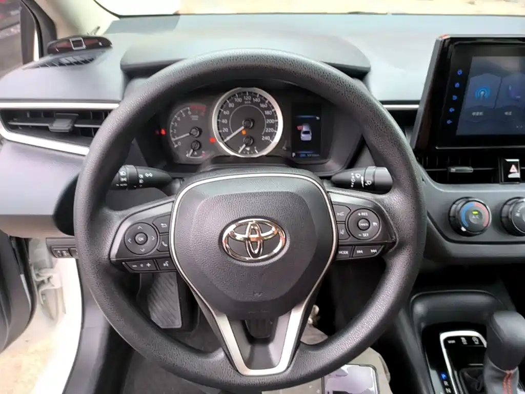 Toyota Corolla 2021 — фото 11