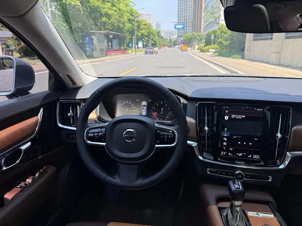 Volvo S90 2019 — фото 15