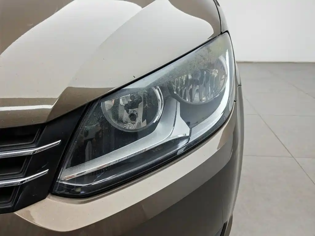 Volkswagen Touran 2014
