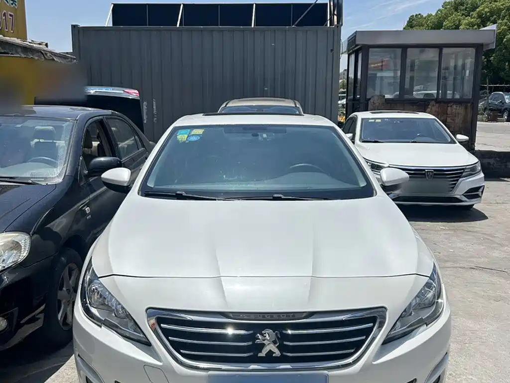 Peugeot 408 2015 — фото 25