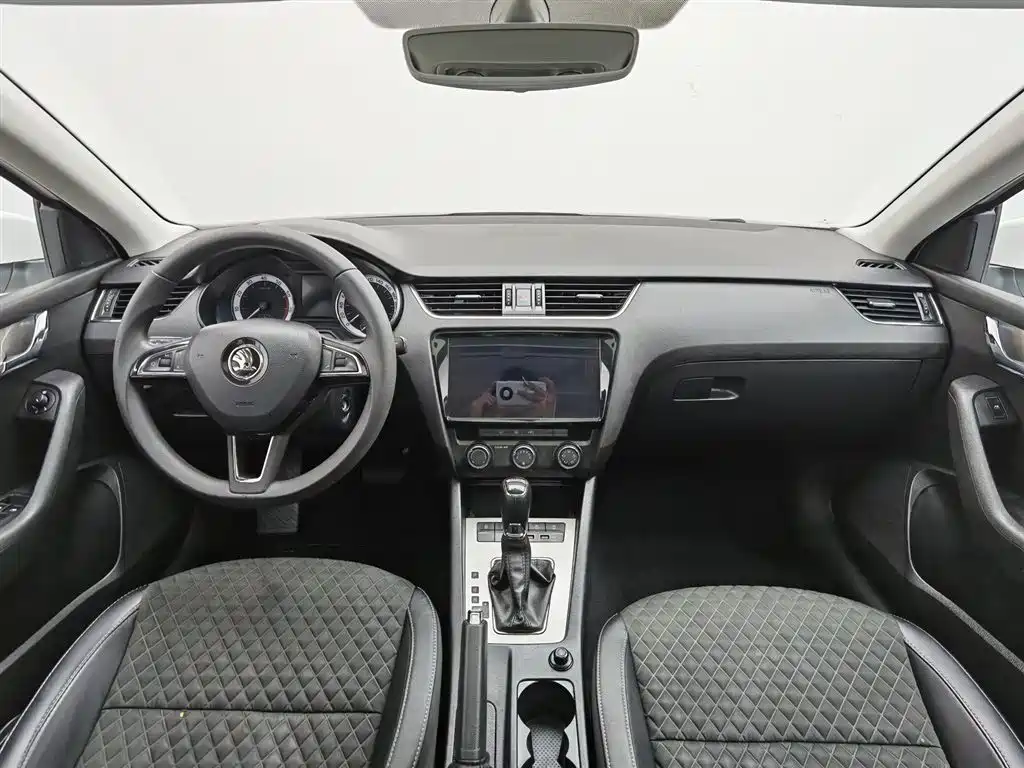 Skoda Octavia 2019 — фото 5