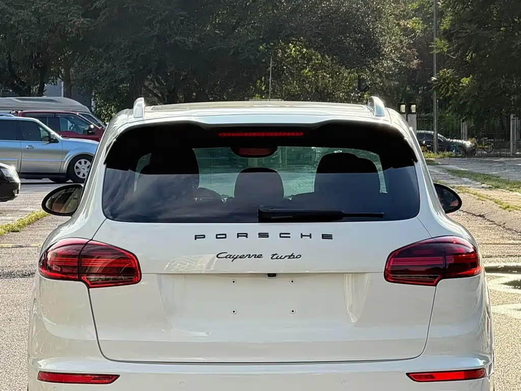 Porsche Cayenne 2011 — фото 7
