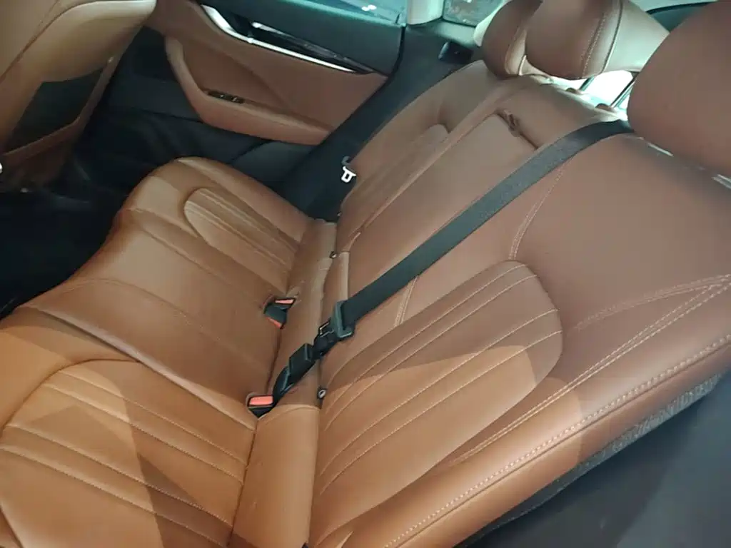 Maserati Levante 2018 — фото 17