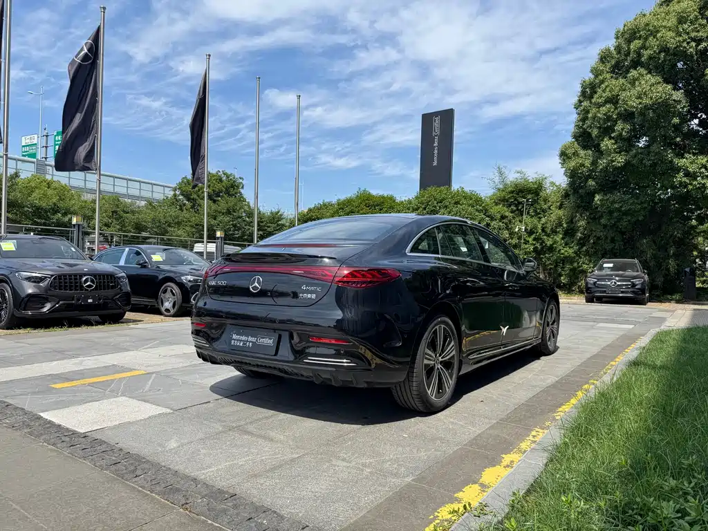 Mercedes-Benz EQE 2025 — фото 18