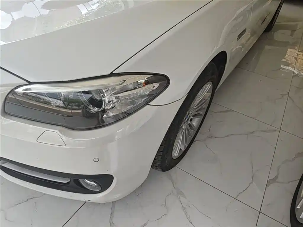 BMW 5 Series 2014 — фото 24