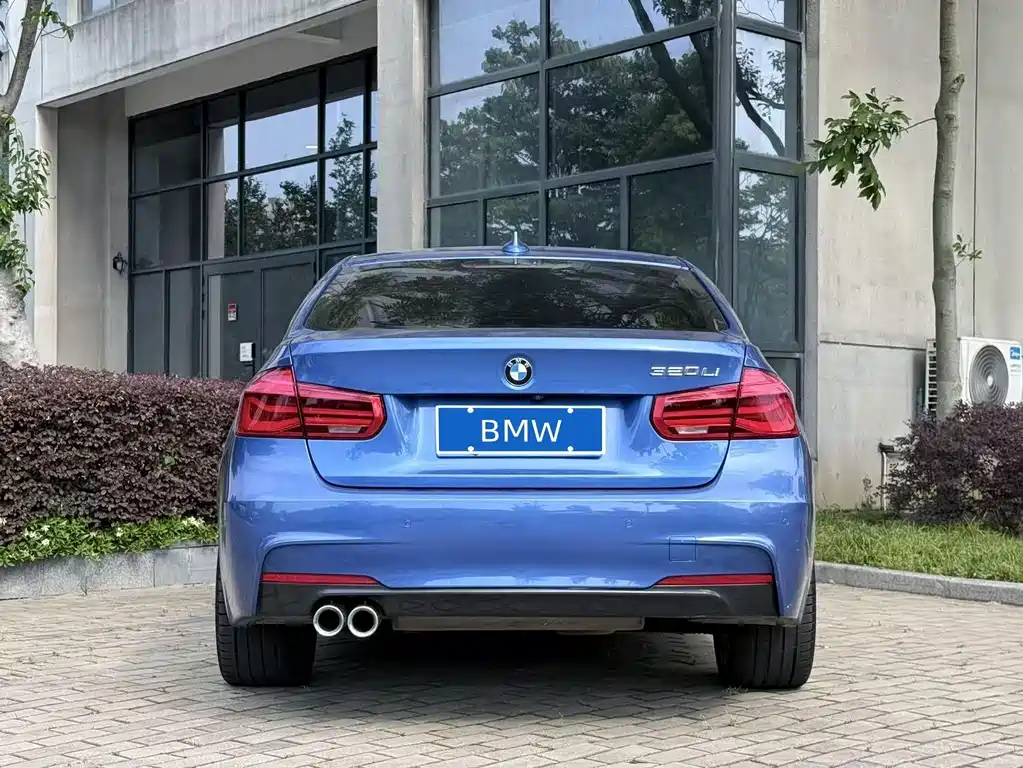 BMW 3 Series 2018 — фото 8