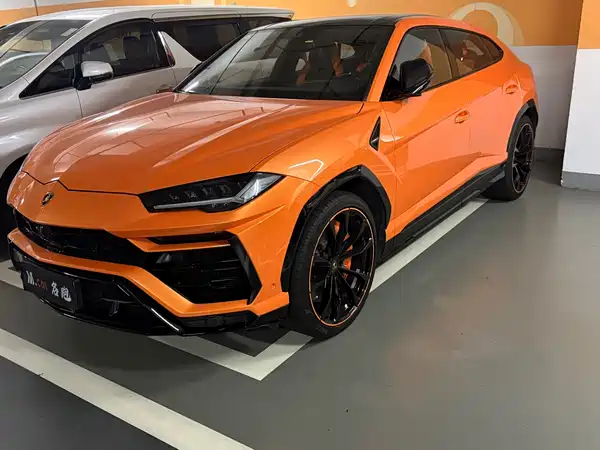 Lamborghini Urus 2021