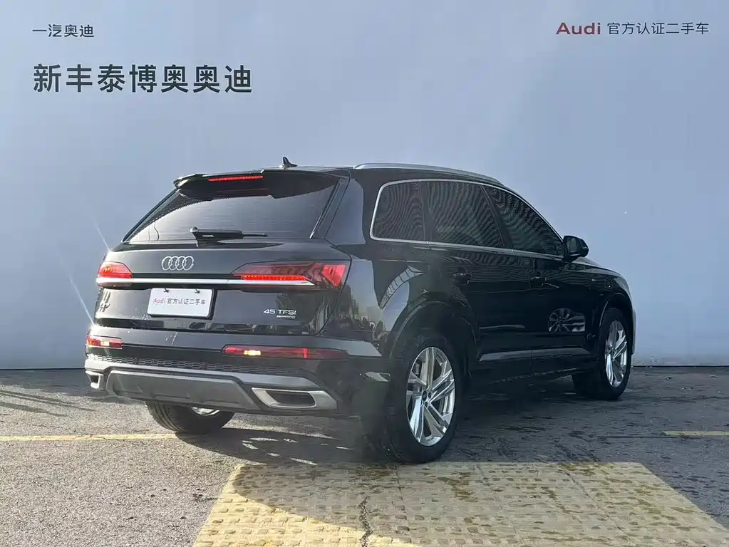 Audi Q7 2023 — фото 6