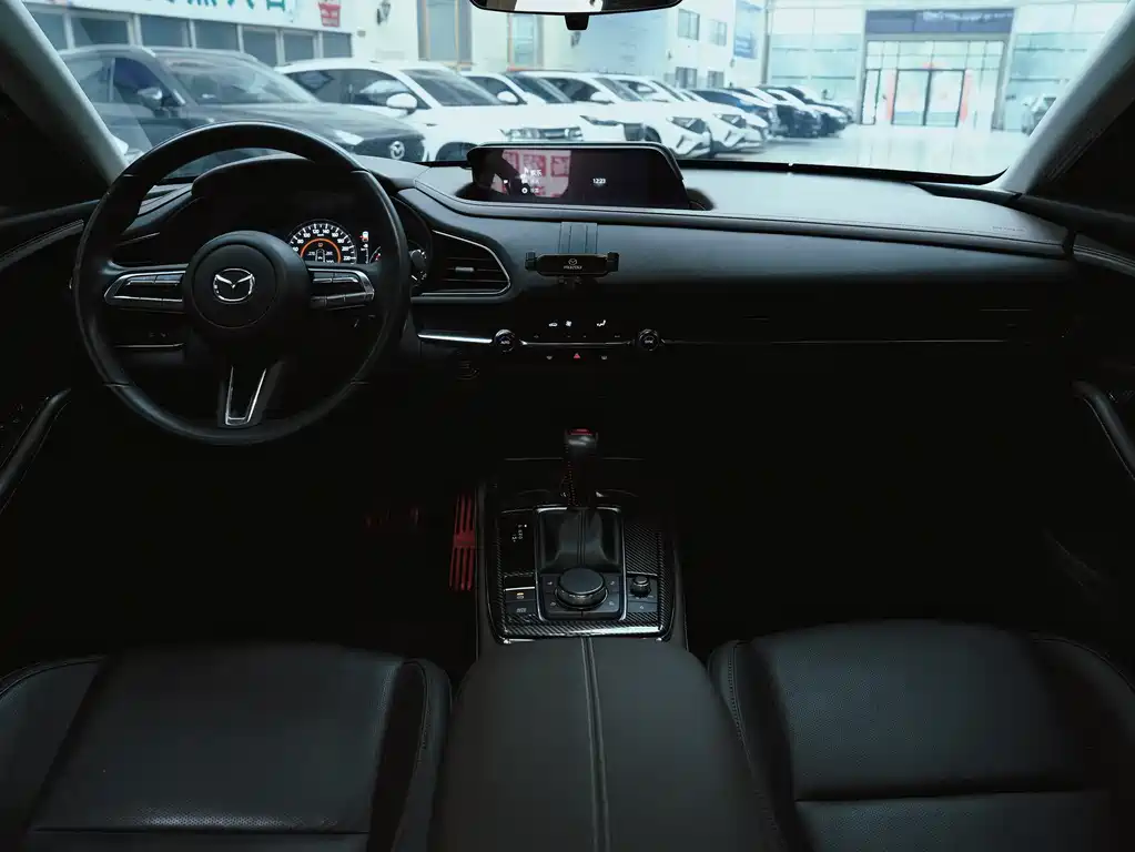 Mazda CX-30 2022 — фото 10