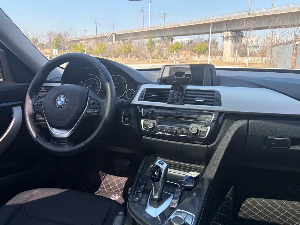 BMW 3 Series GT 2017 — фото 17