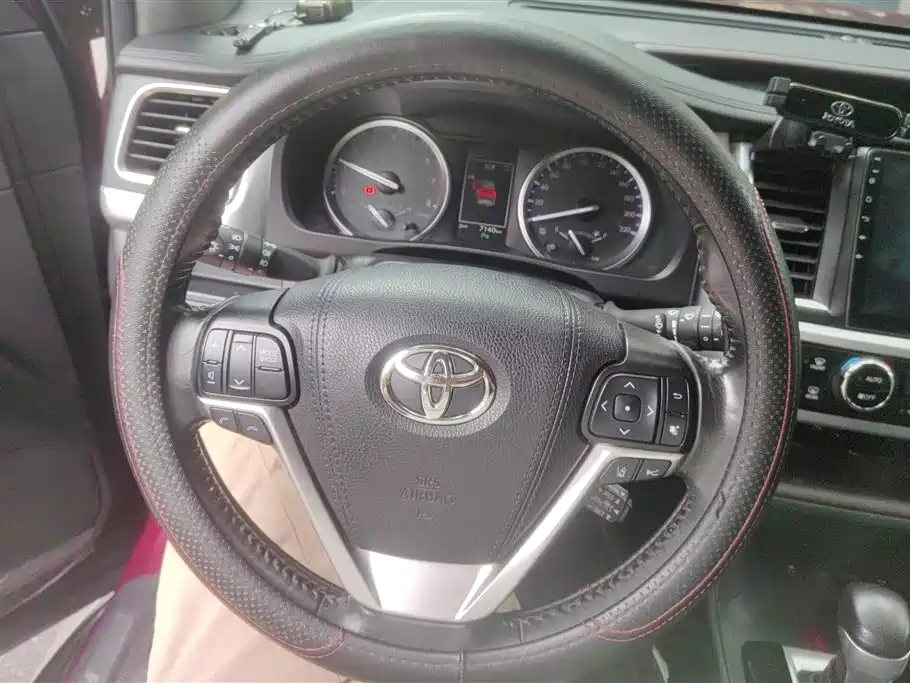 Toyota Highlander 2018 — фото 15