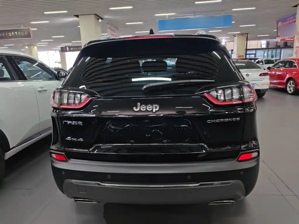 Jeep Cherokee 2021 — фото 6