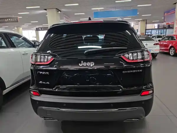 Jeep Cherokee 2021