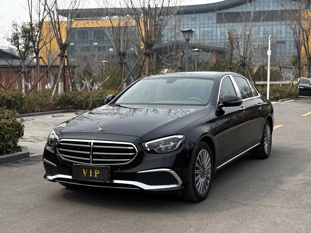 Mercedes-Benz E-Class 2023 — фото 1