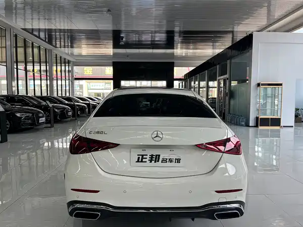 Mercedes-Benz C-Class 2024