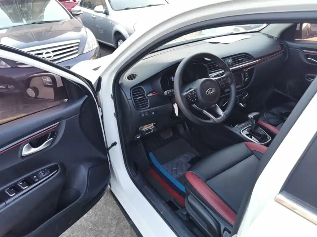 Kia KX Cross 2018 — фото 16