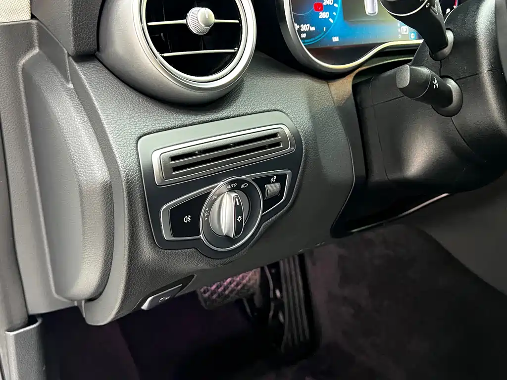 Mercedes-Benz C-Class 2022 — фото 18