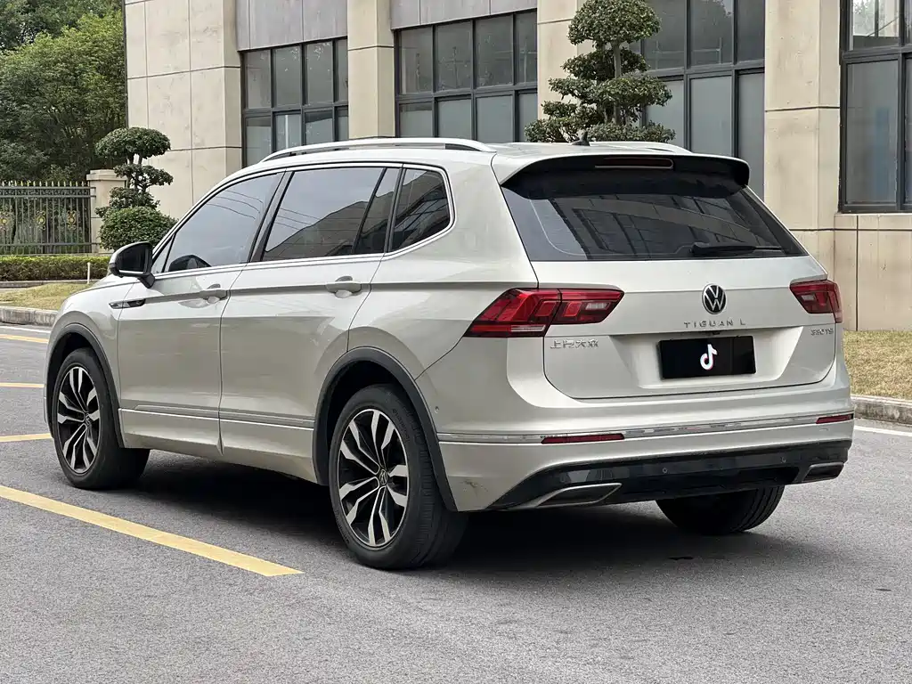 Volkswagen Tiguan L 2021 — фото 16