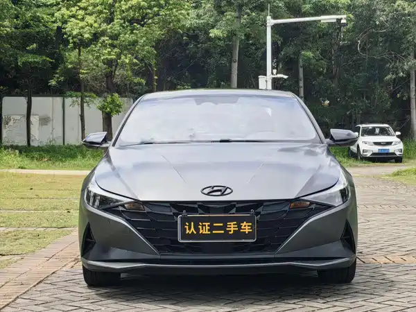 Hyundai Elantra 2022