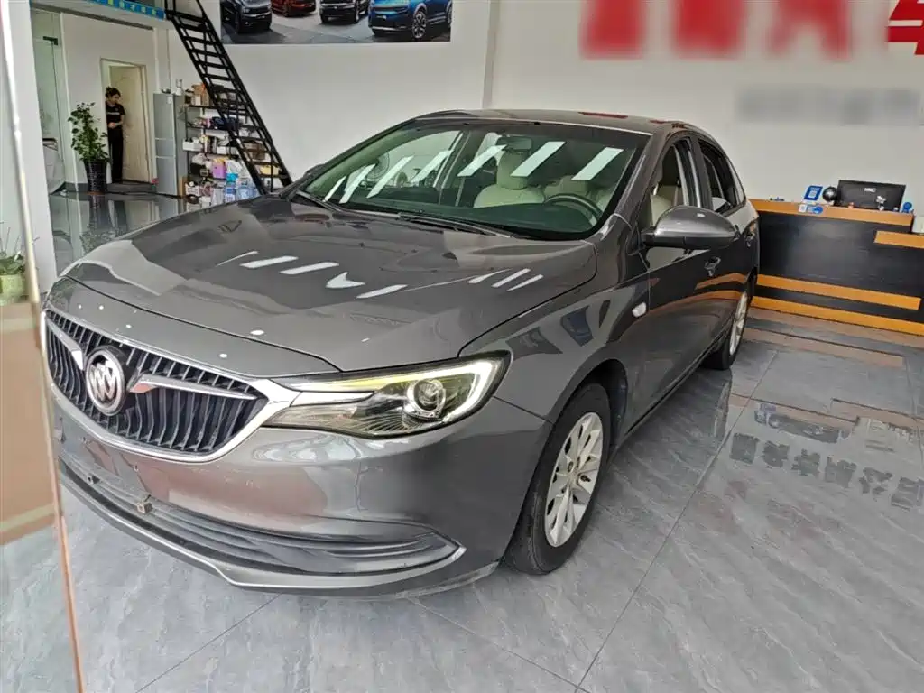 Buick Excelle 2018 — фото 1