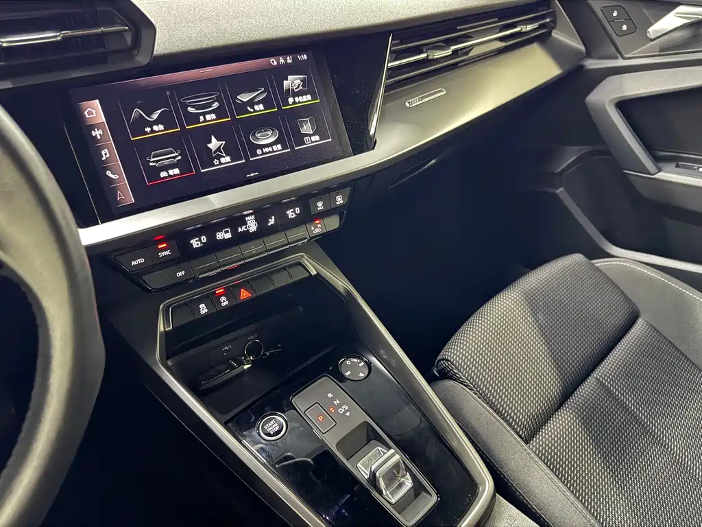 Audi A3 2021 — фото 14