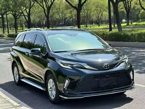 Toyota Granvia 2024