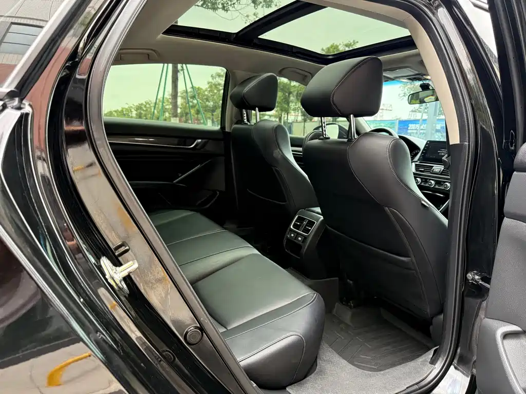 Honda Accord 2023 — фото 11