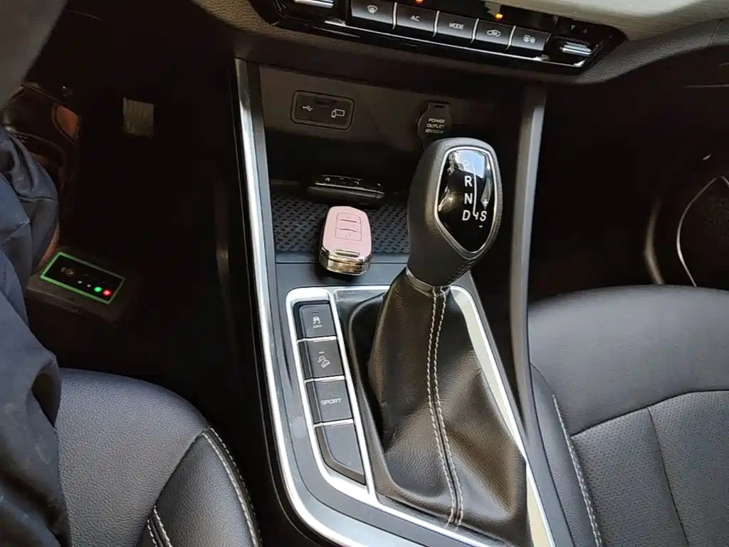 Geely Vision X3 2020 — фото 14